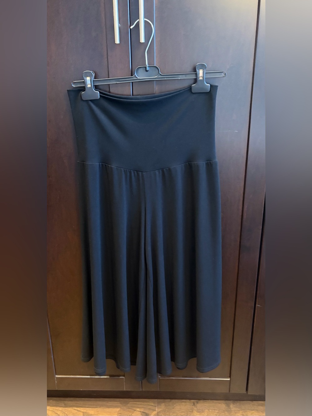 le chateau Black Wide-Leg Gaucho Pants